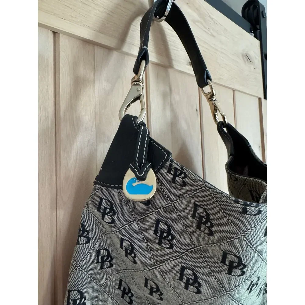 Dooney & Bourke | Signature Large Shoulder Tote Bag in Black - Picture 7 of 13